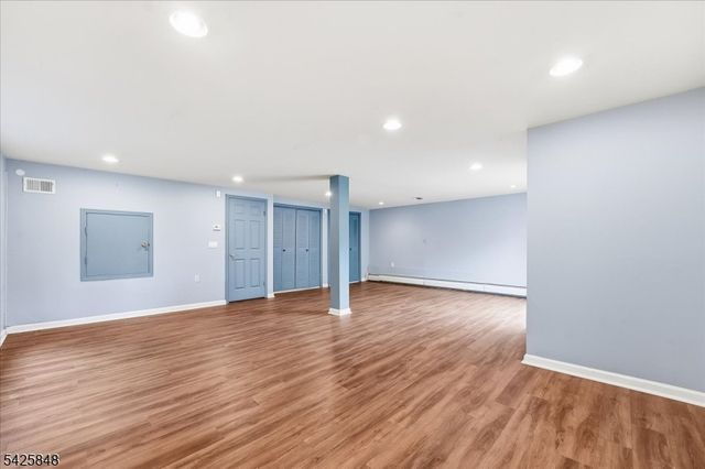 2 Powderhorn Dr, Rockaway Twp., NJ 07866
