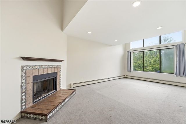 2 Powderhorn Dr, Rockaway Twp., NJ 07866