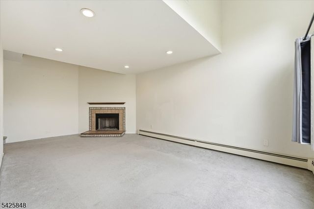 2 Powderhorn Dr, Rockaway Twp., NJ 07866