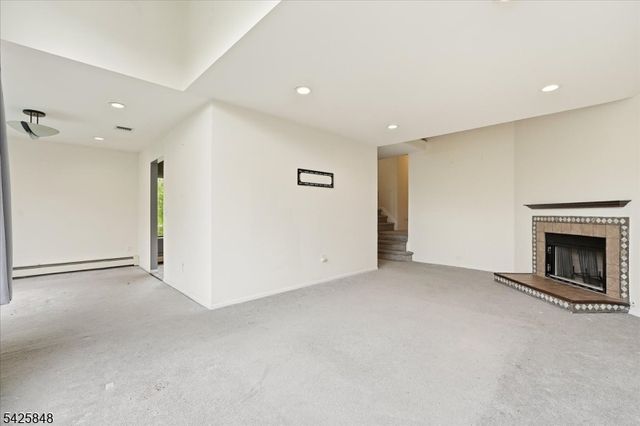 2 Powderhorn Dr, Rockaway Twp., NJ 07866