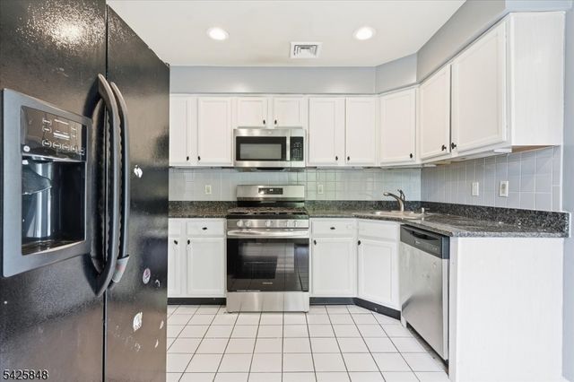 2 Powderhorn Dr, Rockaway Twp., NJ 07866