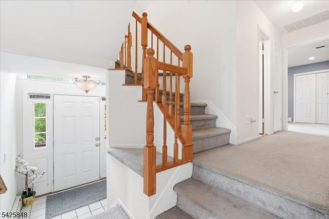 2 Powderhorn Dr, Rockaway Twp., NJ 07866