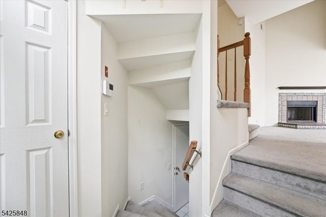 2 Powderhorn Dr, Rockaway Twp., NJ 07866