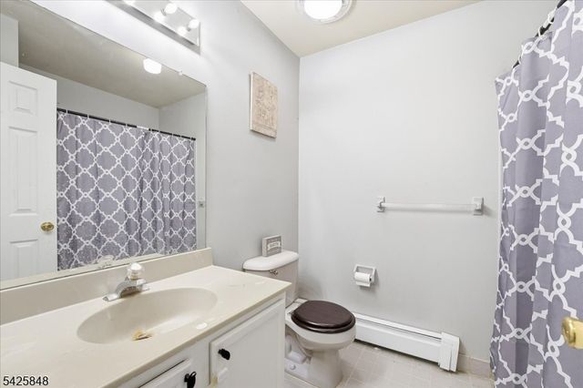 2 Powderhorn Dr, Rockaway Twp., NJ 07866