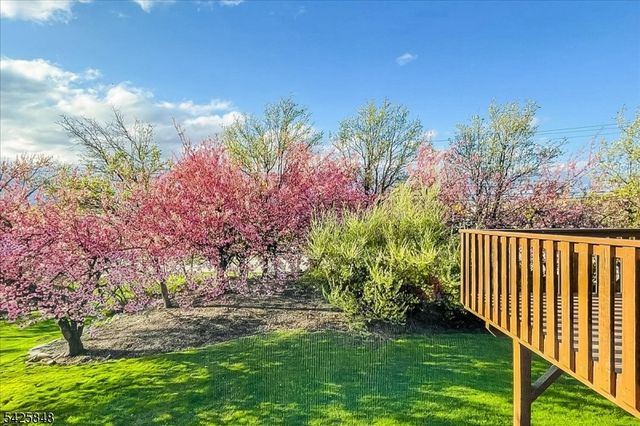 2 Powderhorn Dr, Rockaway Twp., NJ 07866