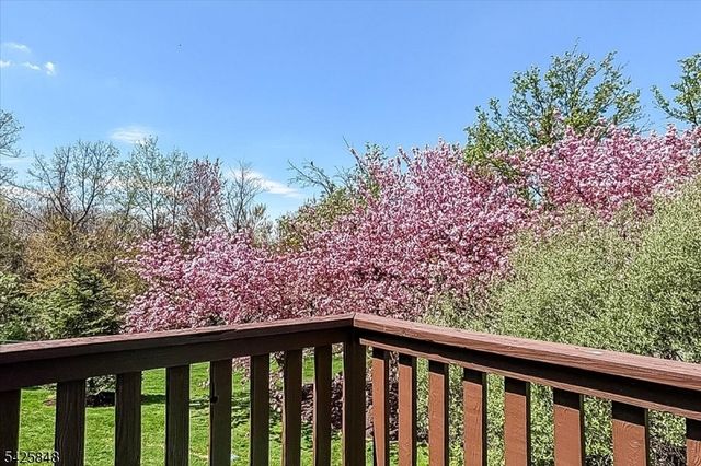 2 Powderhorn Dr, Rockaway Twp., NJ 07866