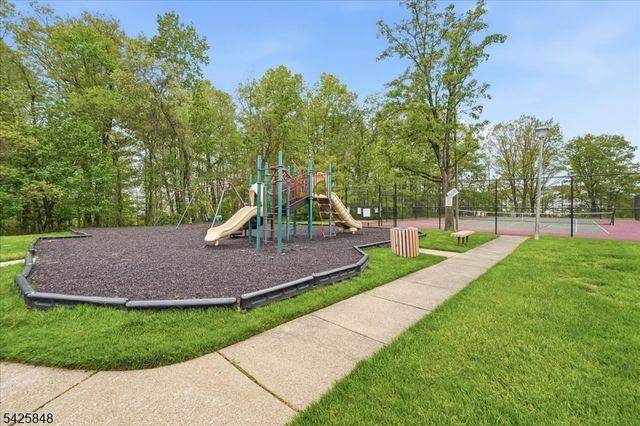 2 Powderhorn Dr, Rockaway Twp., NJ 07866
