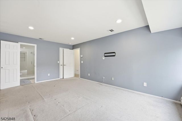 2 Powderhorn Dr, Rockaway Twp., NJ 07866