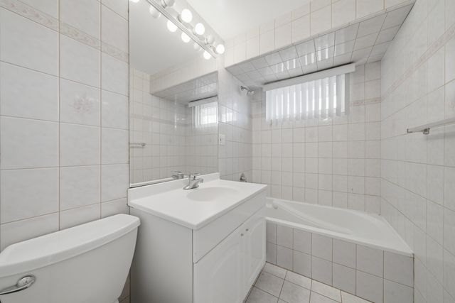 7538 E Praire Road, Skokie, IL 60076