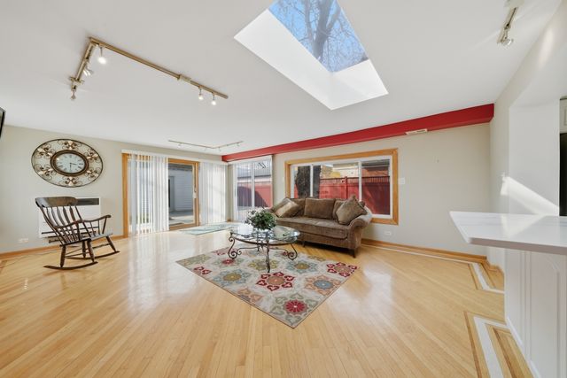 7538 E Praire Road, Skokie, IL 60076