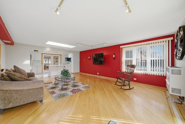 7538 E Praire Road, Skokie, IL 60076