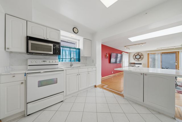 7538 E Praire Road, Skokie, IL 60076