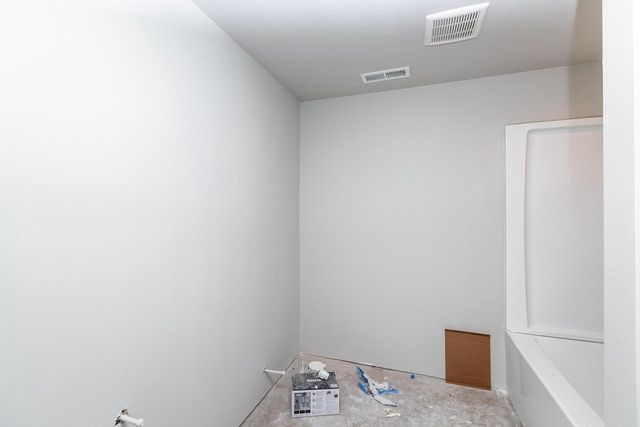 1818 Arches DRIVE, Holmen, WI 54636