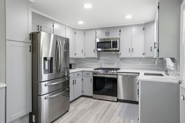 67 Dublin Avenue, Nashua, NH 03063