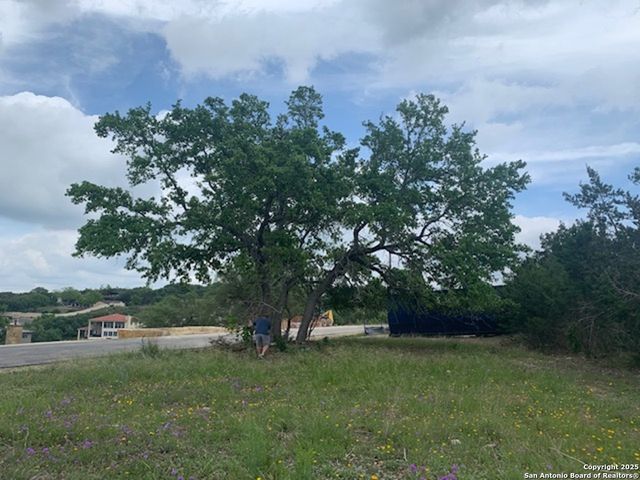 523 OAK SHORES DR, Canyon Lake, TX 78133