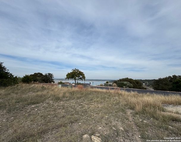 523 OAK SHORES DR, Canyon Lake, TX 78133