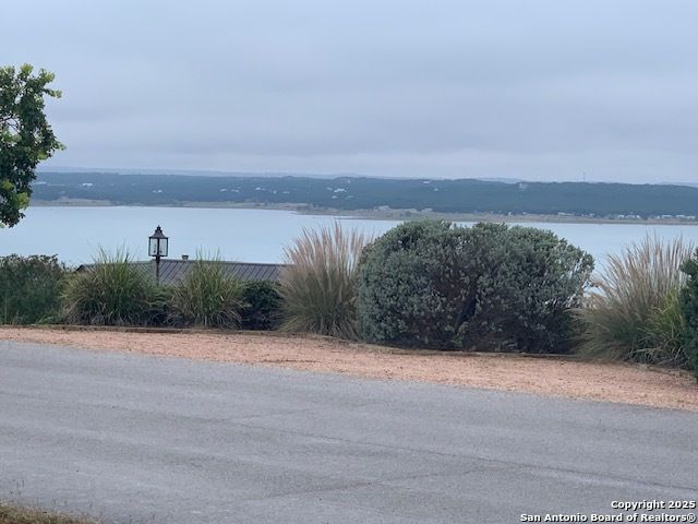 523 OAK SHORES DR, Canyon Lake, TX 78133