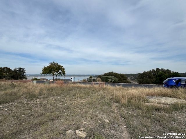 523 OAK SHORES DR, Canyon Lake, TX 78133