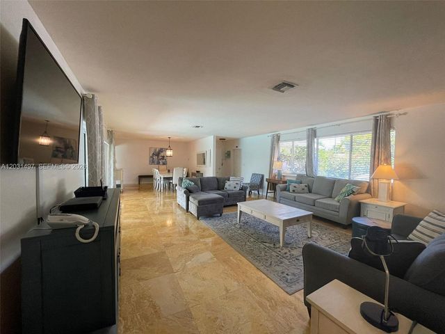 4410 N Buchanan St, Hollywood, FL 33021