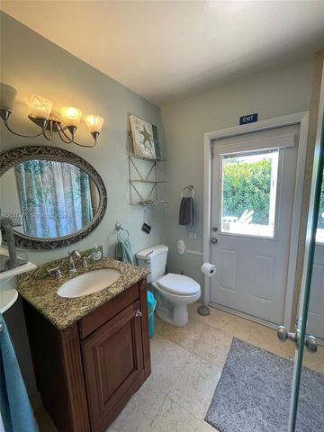4410 N Buchanan St, Hollywood, FL 33021