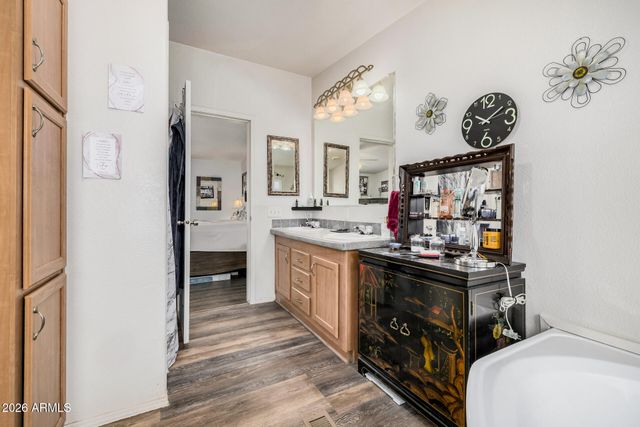 2200 N DELAWARE Drive 77, Apache Junction, AZ 85120