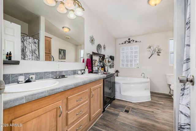 2200 N DELAWARE Drive 77, Apache Junction, AZ 85120