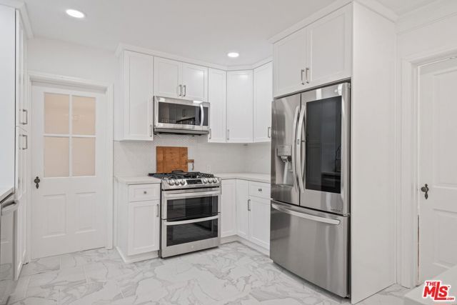 10527 LE CONTE Avenue, Los Angeles, CA 90024