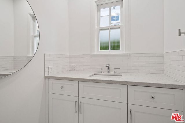10527 LE CONTE Avenue, Los Angeles, CA 90024
