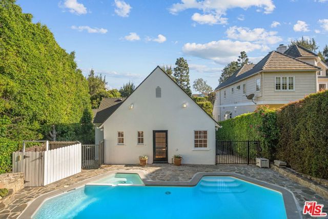 10527 LE CONTE Avenue, Los Angeles, CA 90024