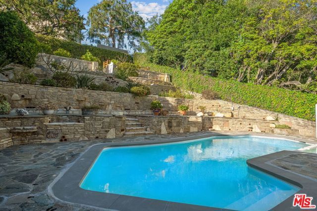 10527 LE CONTE Avenue, Los Angeles, CA 90024