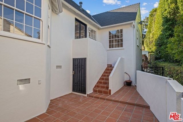 10527 LE CONTE Avenue, Los Angeles, CA 90024