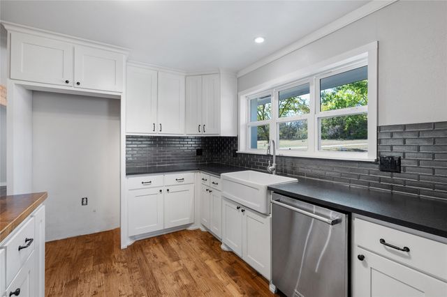 750 Possom Trot Hollow Road, Whitewright, TX 75491