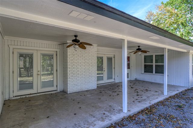 750 Possom Trot Hollow Road, Whitewright, TX 75491