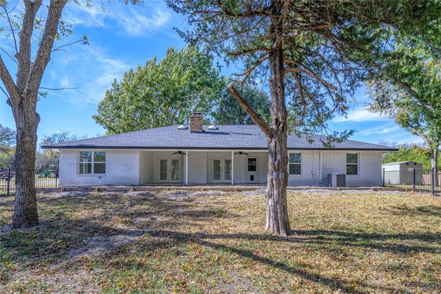 750 Possom Trot Hollow Road, Whitewright, TX 75491