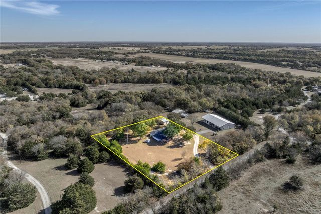 750 Possom Trot Hollow Road, Whitewright, TX 75491