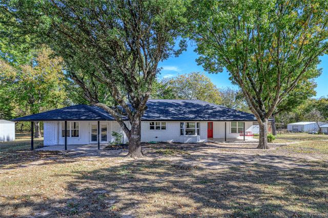 750 Possom Trot Hollow Road, Whitewright, TX 75491