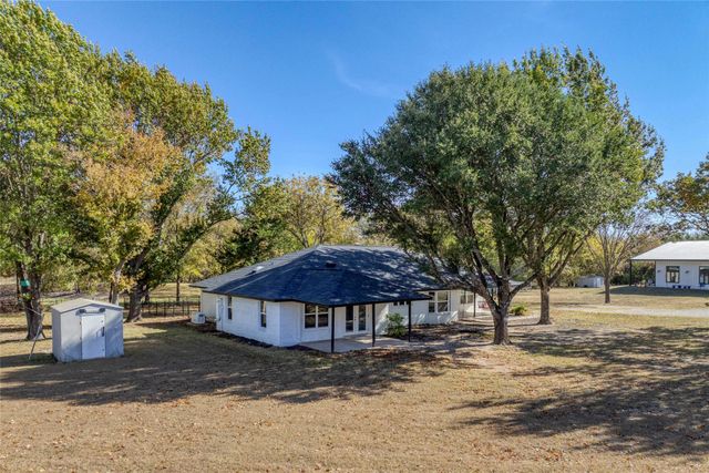 750 Possom Trot Hollow Road, Whitewright, TX 75491