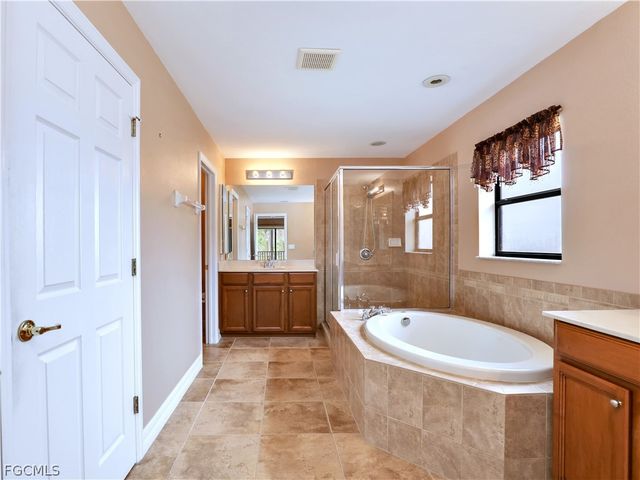 9372 River Otter DR, Fort Myers, FL 33912