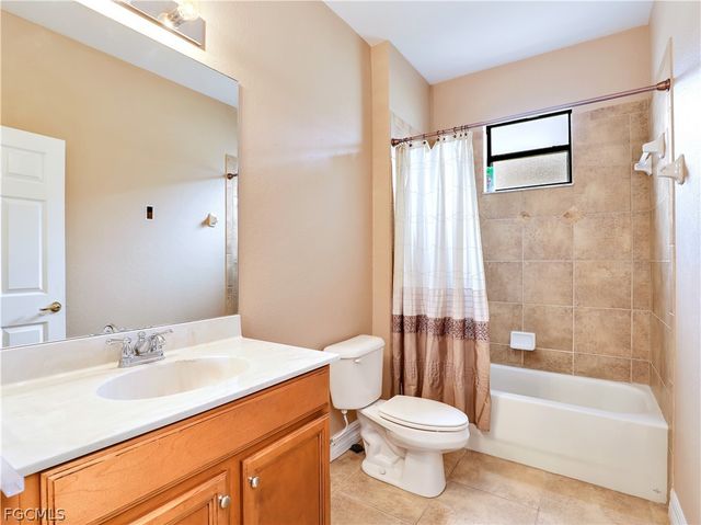 9372 River Otter DR, Fort Myers, FL 33912