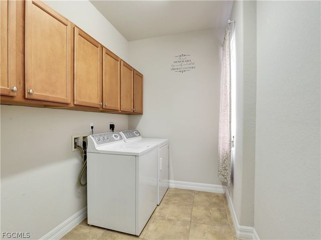 9372 River Otter DR, Fort Myers, FL 33912