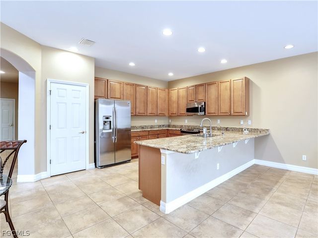 9372 River Otter DR, Fort Myers, FL 33912