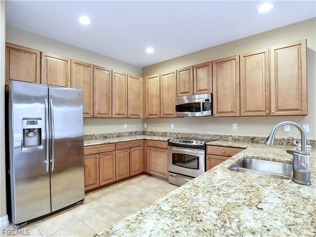 9372 River Otter DR, Fort Myers, FL 33912