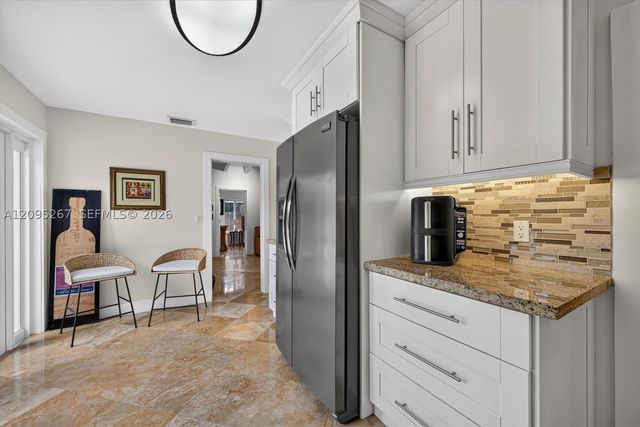 6015 SW 32nd St, Miami, FL 33155