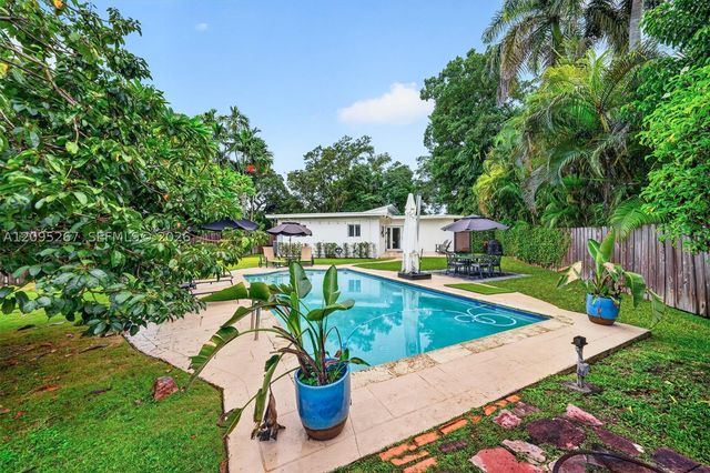 6015 SW 32nd St, Miami, FL 33155