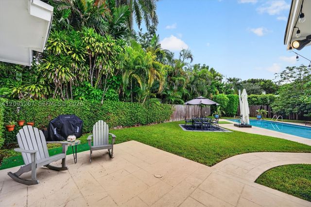 6015 SW 32nd St, Miami, FL 33155