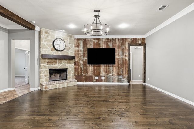 209 Highland Hills Boulevard, Decatur, TX 76234