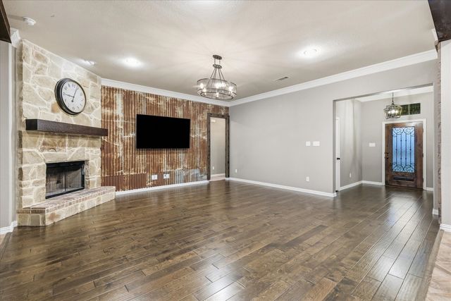 209 Highland Hills Boulevard, Decatur, TX 76234