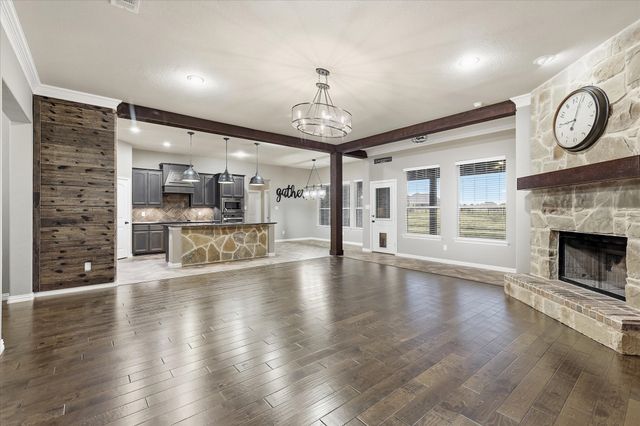 209 Highland Hills Boulevard, Decatur, TX 76234