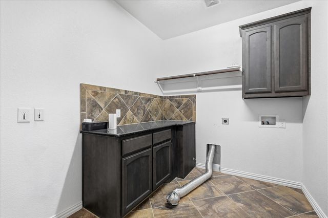 209 Highland Hills Boulevard, Decatur, TX 76234