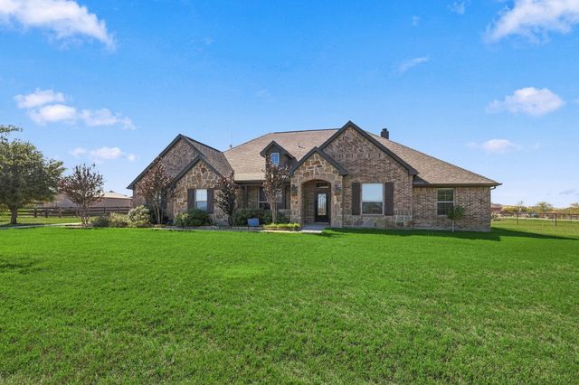 209 Highland Hills Boulevard, Decatur, TX 76234